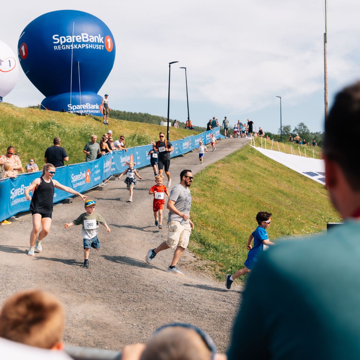 right to play barn løper for barn (1200 x 1200 px) (1)